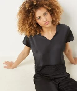 T-shirt Satiné Détails Dentelles 11 T-shirt Satiné Détails Dentelles -Chic Lingerie Soldes 654083905 c